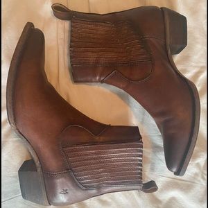 Frye Chelsea Boots 9.5